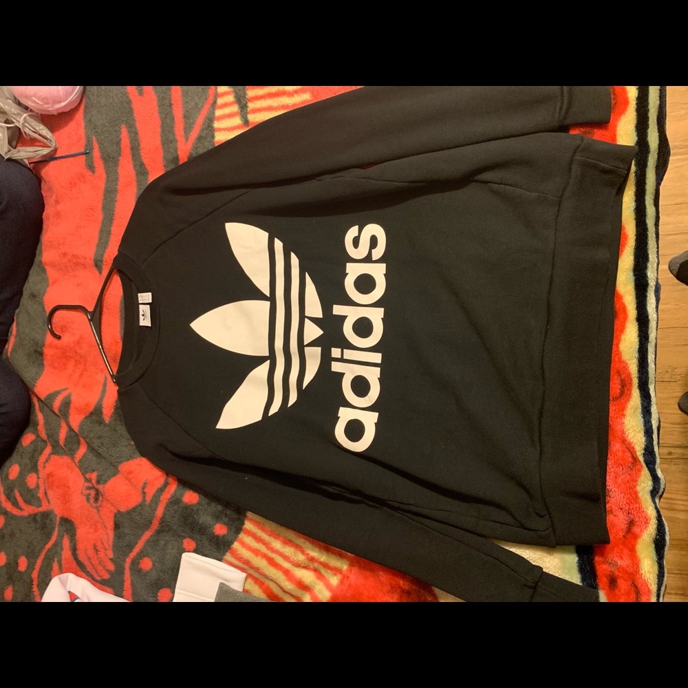Addias sweater